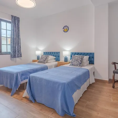 Bed & Breakfast Finca La Mota 2*