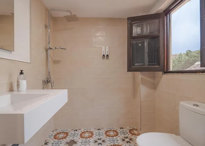 Oda ve Kahvaltı La Mota